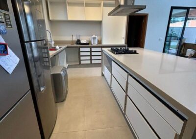 Cozinha do projeto de Casa em Brasília realizado pela RYO Engenharia