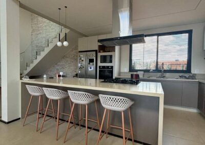 Cozinha do projeto de Casa em Brasília realizado pela RYO Engenharia